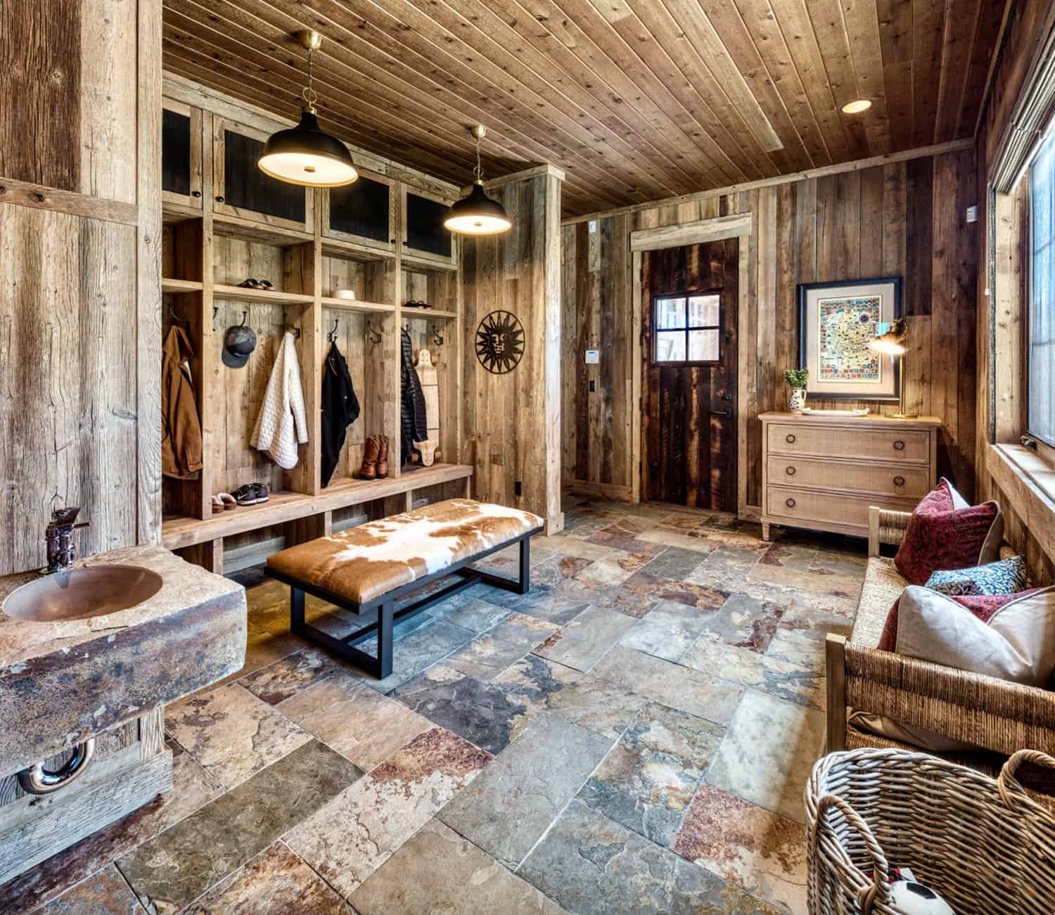rustic-mudroom