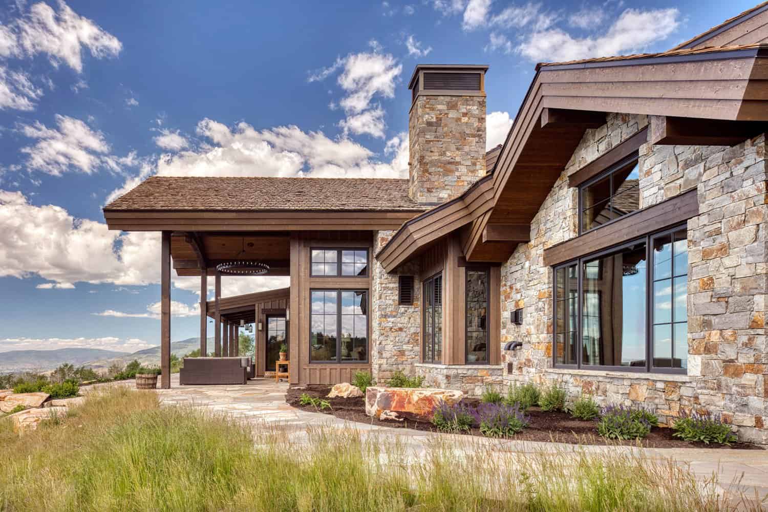rustic-mountainside-retreat-utah-exterior