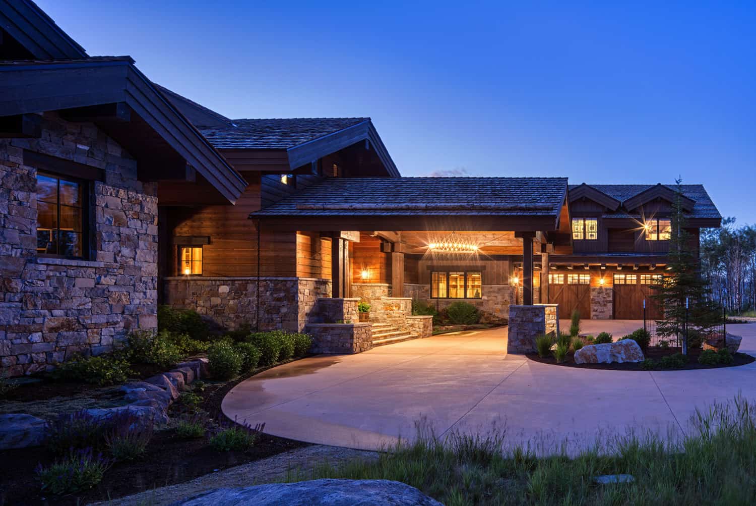 rustic-mountainside-retreat-utah-exterior-dusk