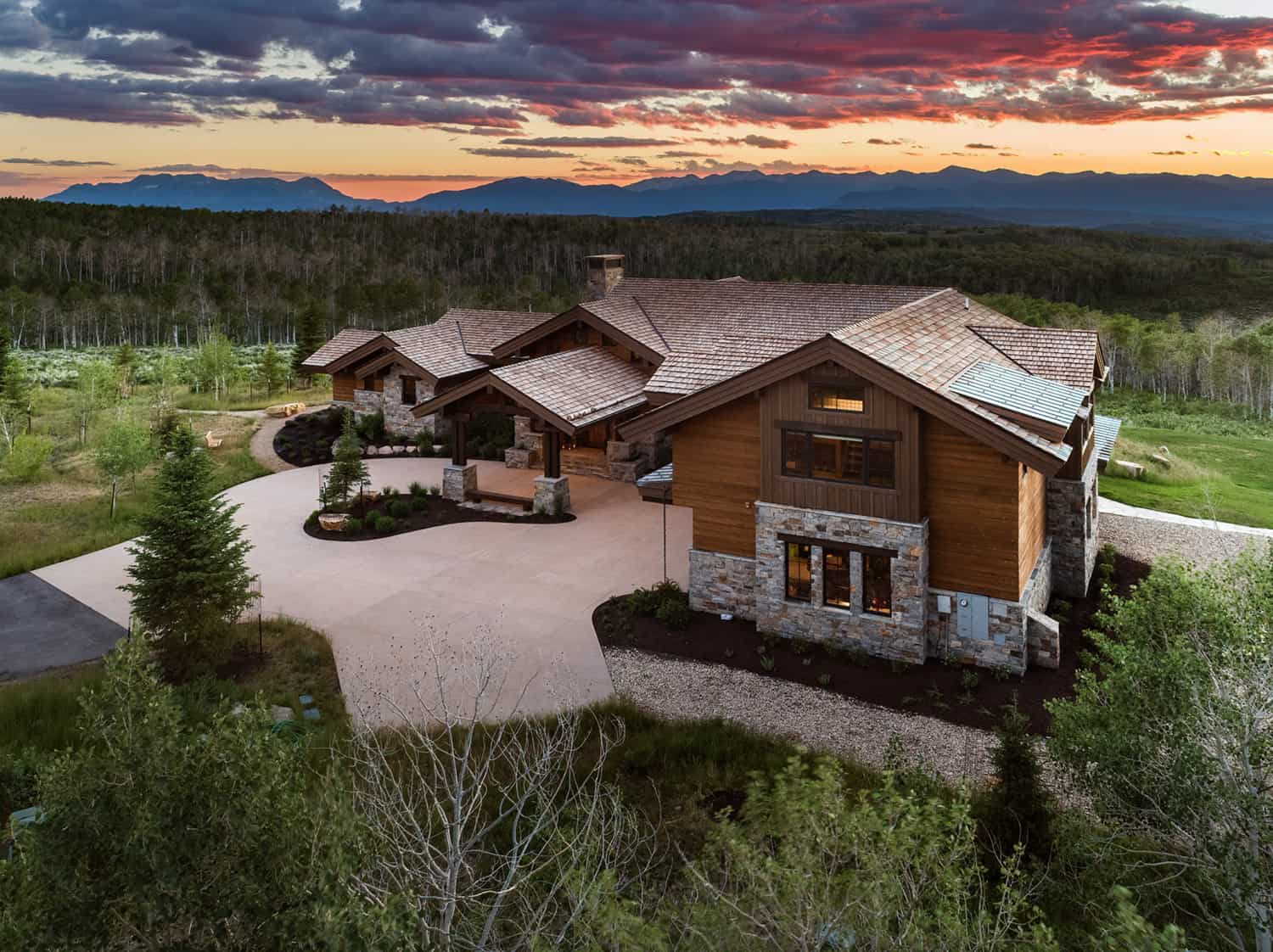 rustic-hillside-lodge-home-exterior