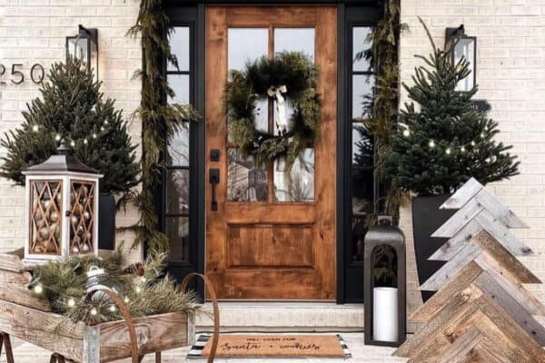 christmas-decorated-front-porch