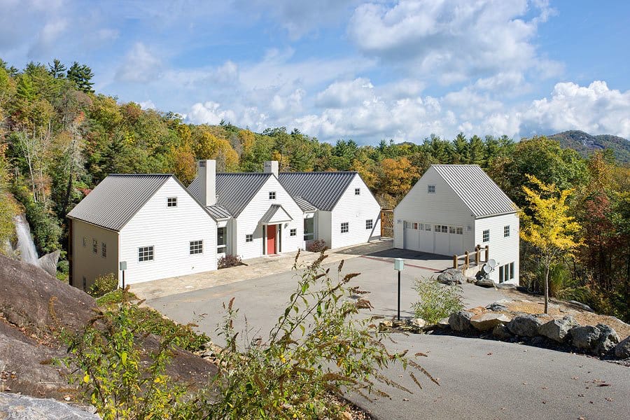 contemporary-mountainside-retreat-exterior