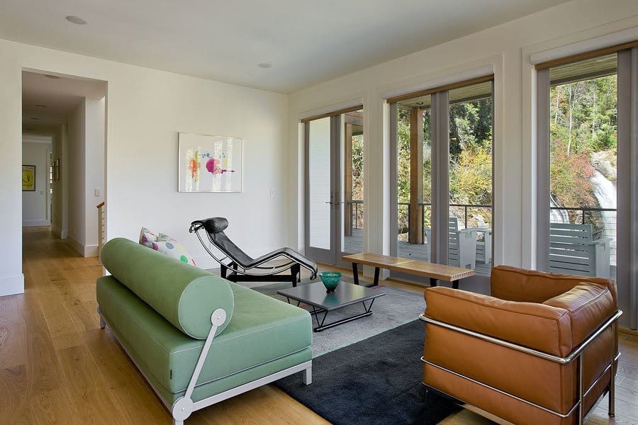 contemporary-family-room