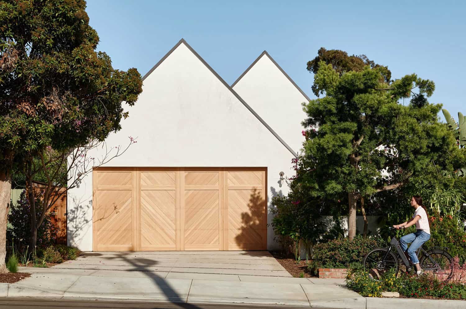 contemporary-small-home-exterior