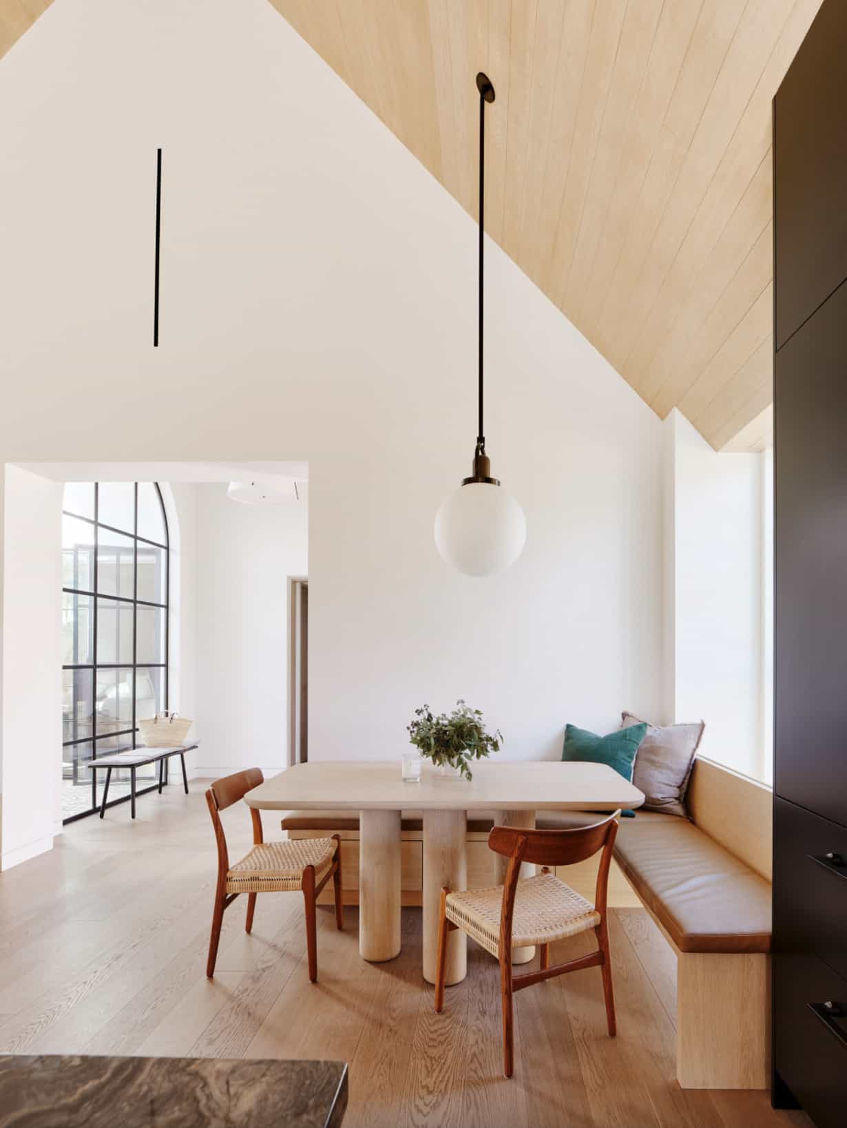 contemporary-dining-room