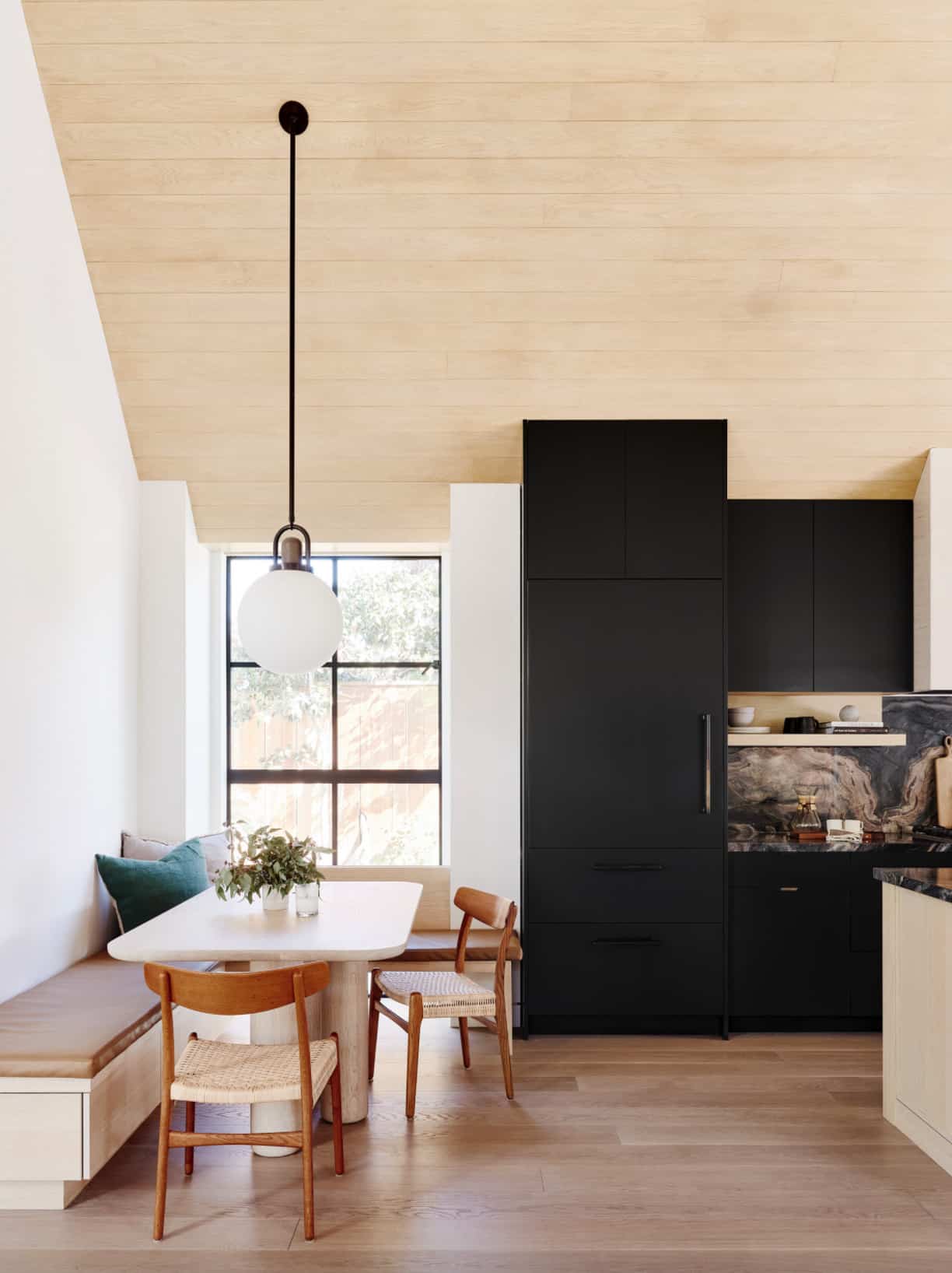 contemporary-dining-room
