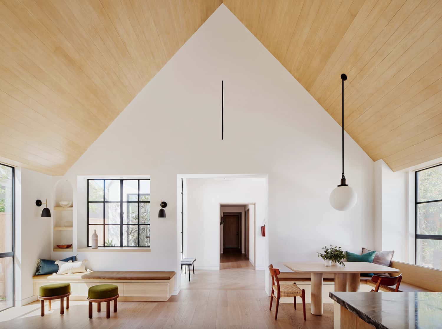 contemporary-dining-room