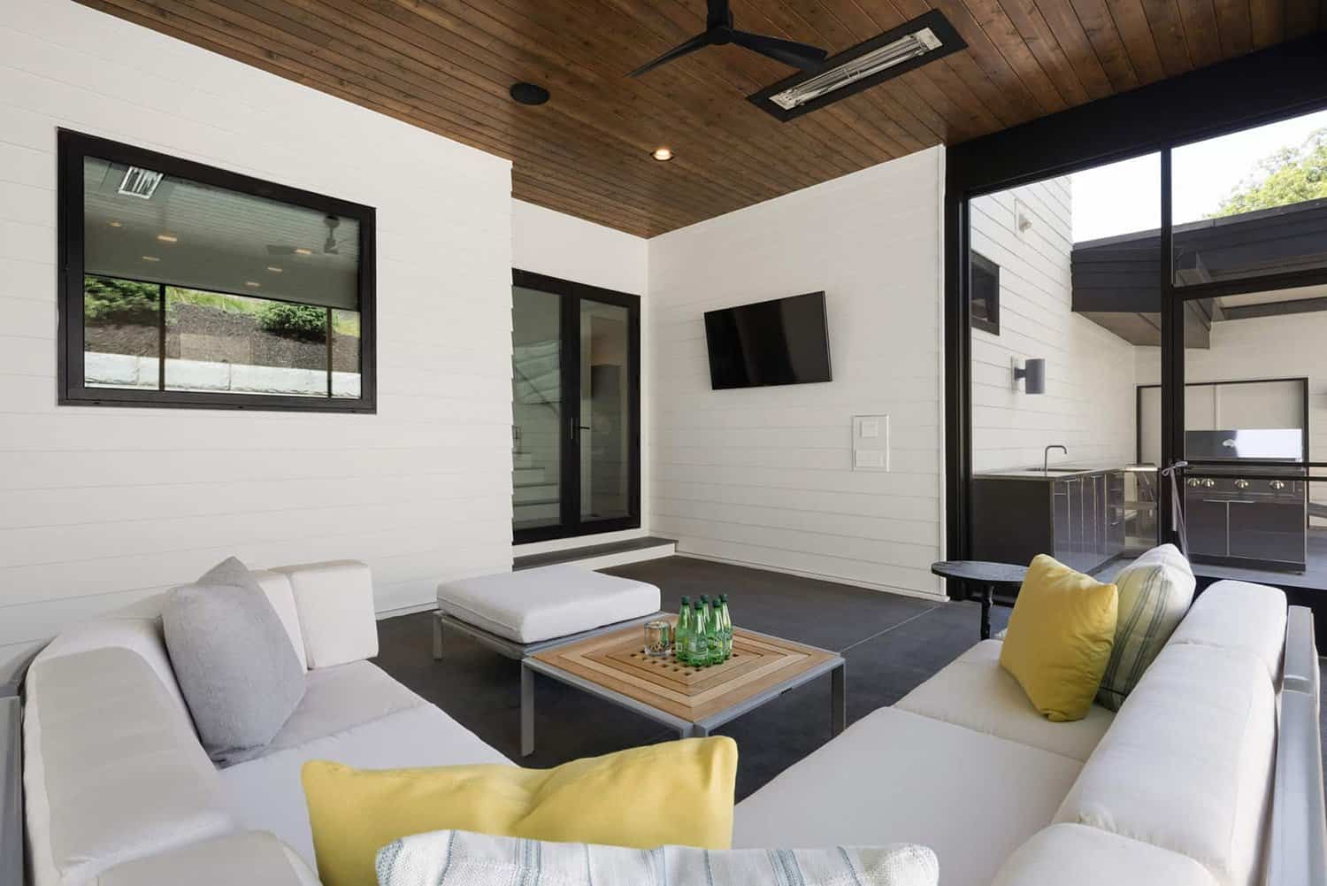 modern-screened-porch