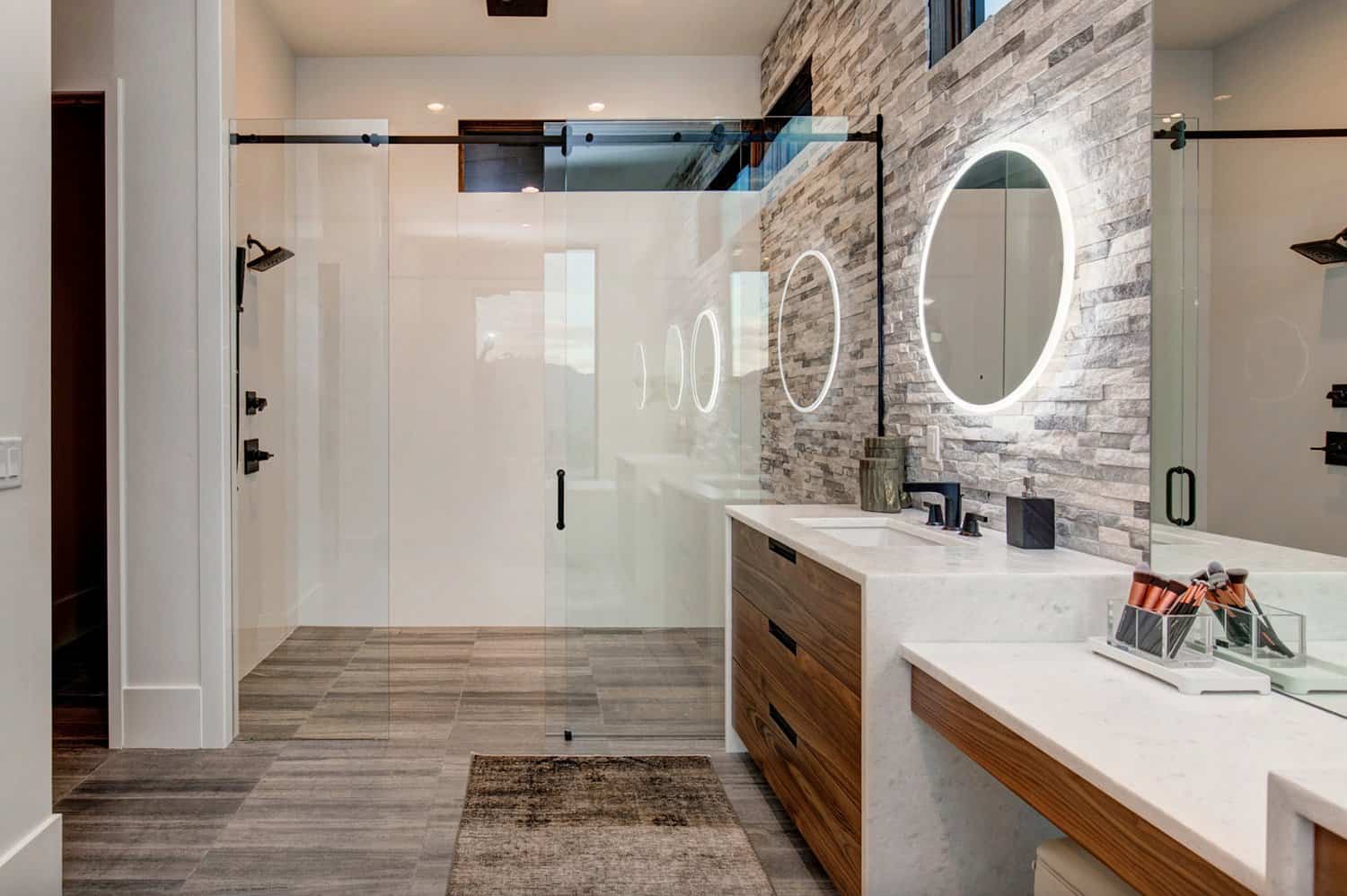 modern-master-bathroom