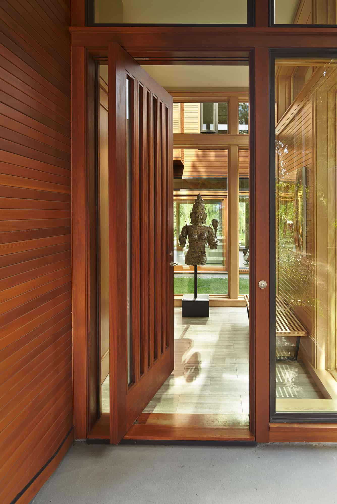 modern-river-house-entry