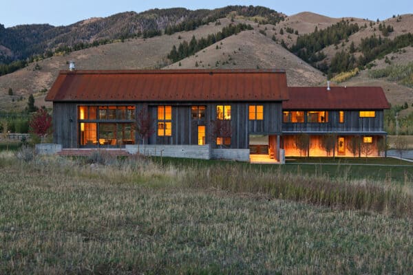 featured posts image for Rustic barn-inspired house in the mountains of beautiful Sun Valley