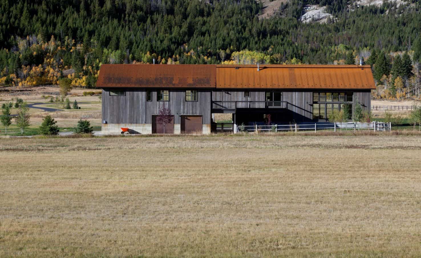mountain-modern-farmhouse-exterior