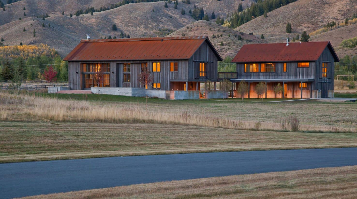 mountain-modern-farmhouse-exterior