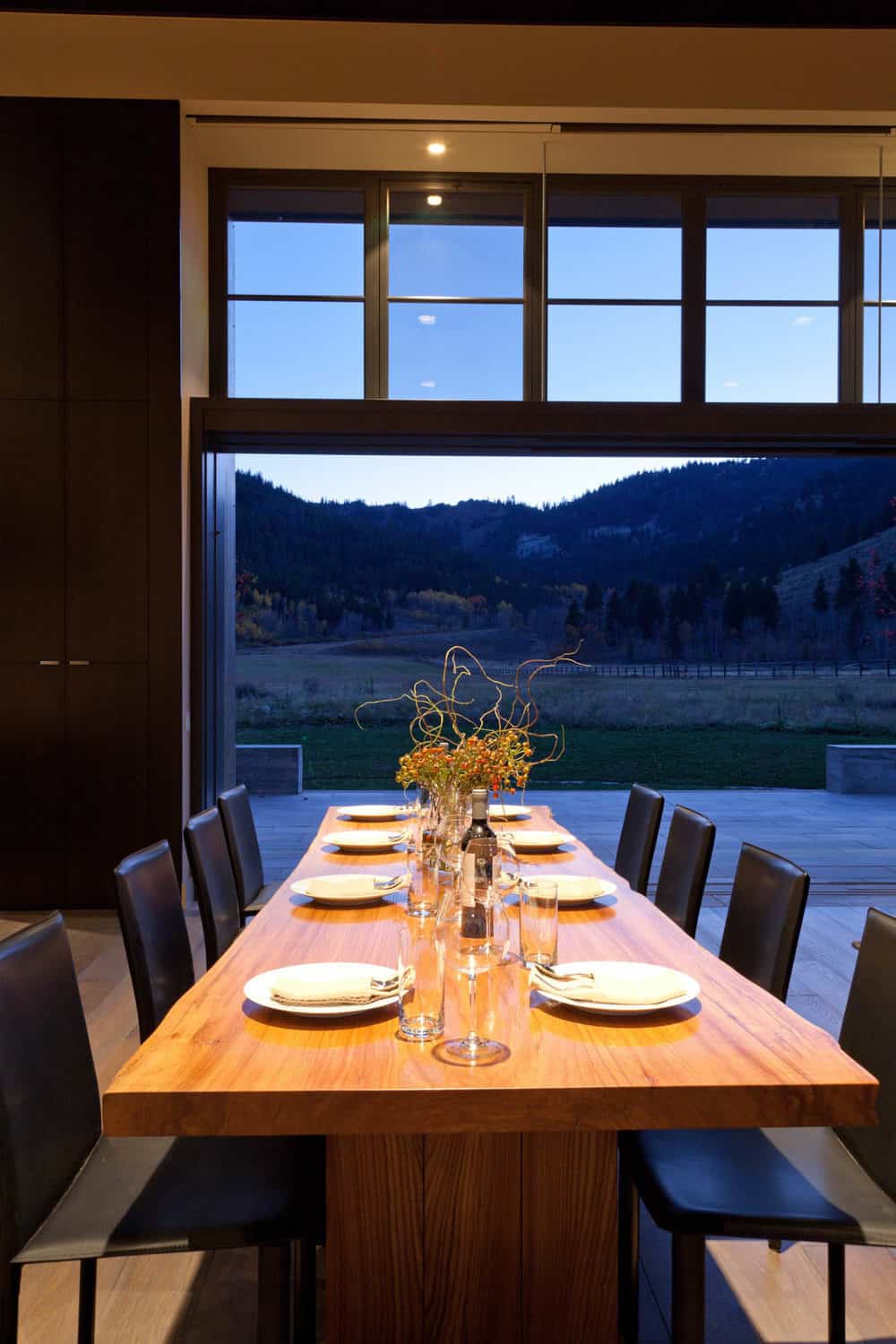 farmhouse-dining-room