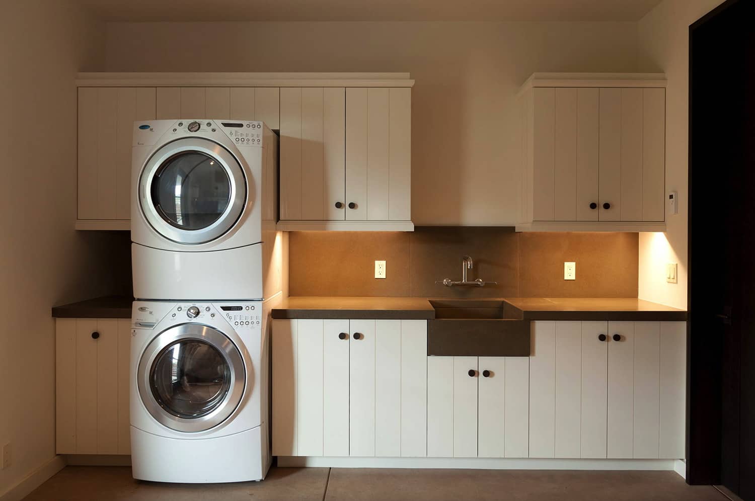 farmhouse-laundry-room