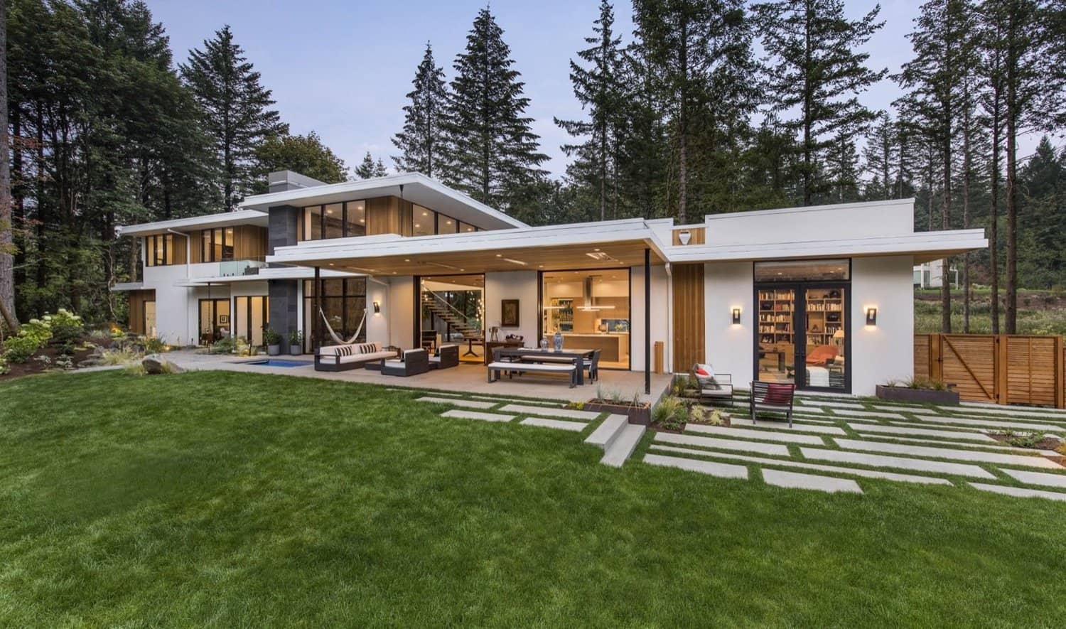 modern-forest-retreat-exterior