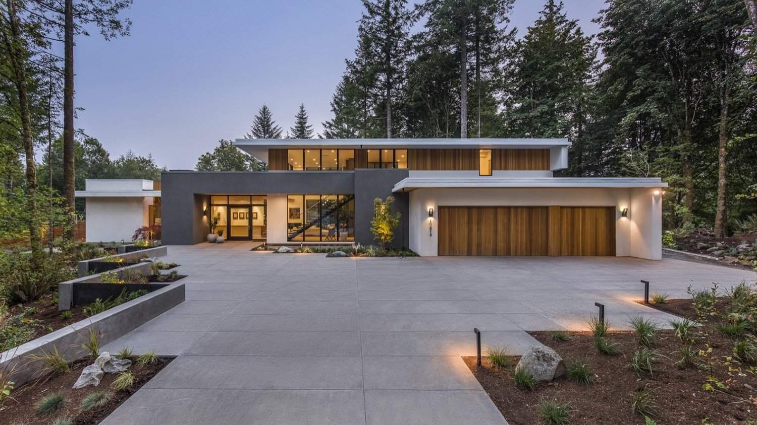 modern-forest-retreat-exterior
