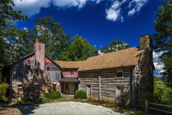 featured posts image for A breathtaking barn style artist retreat in the North Carolina Mountains