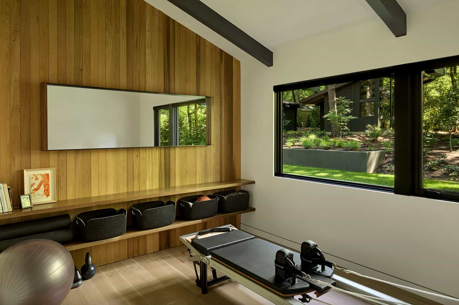 midcentury-home-gym