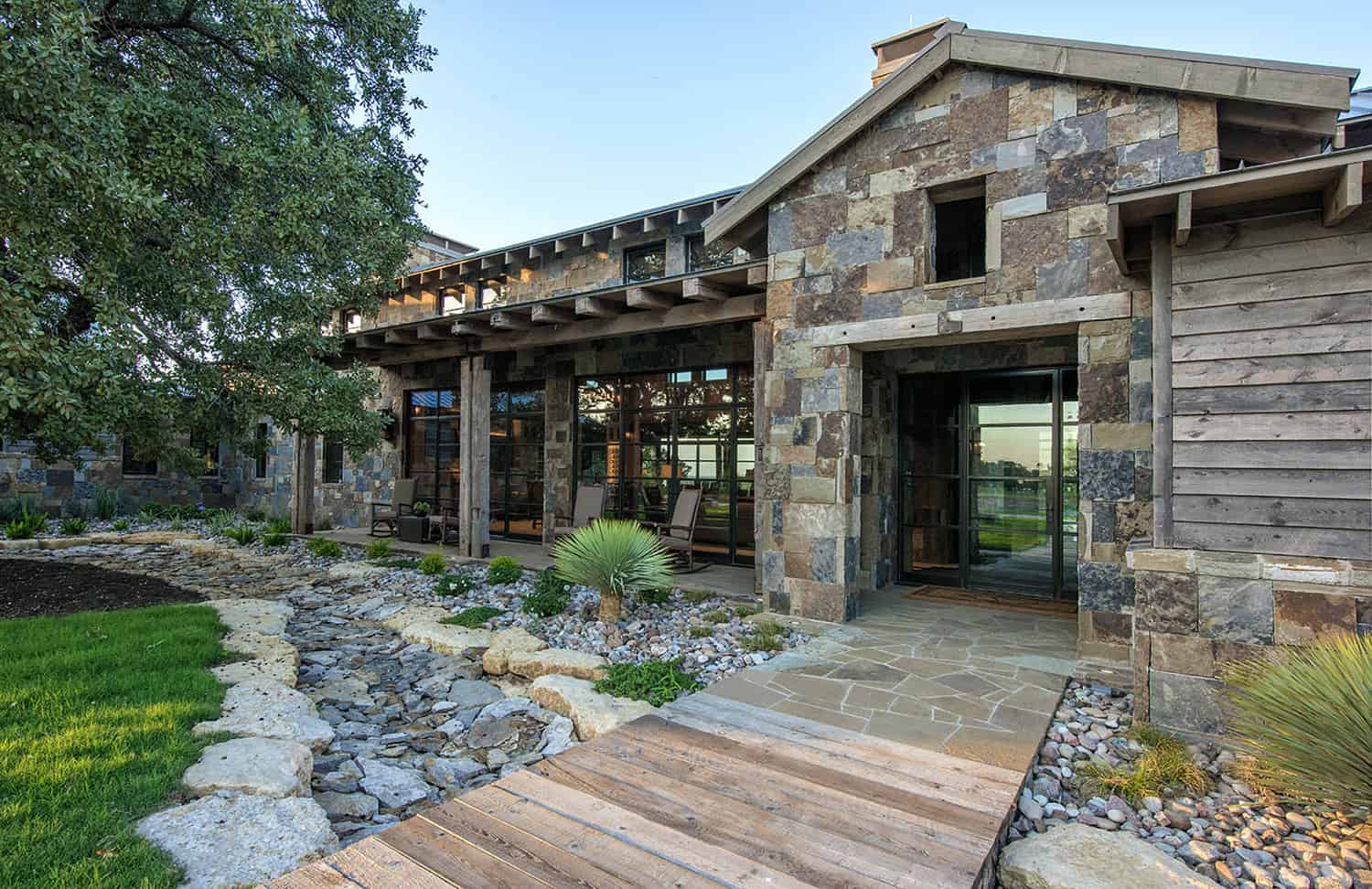 rustic-ranch-house-exterior