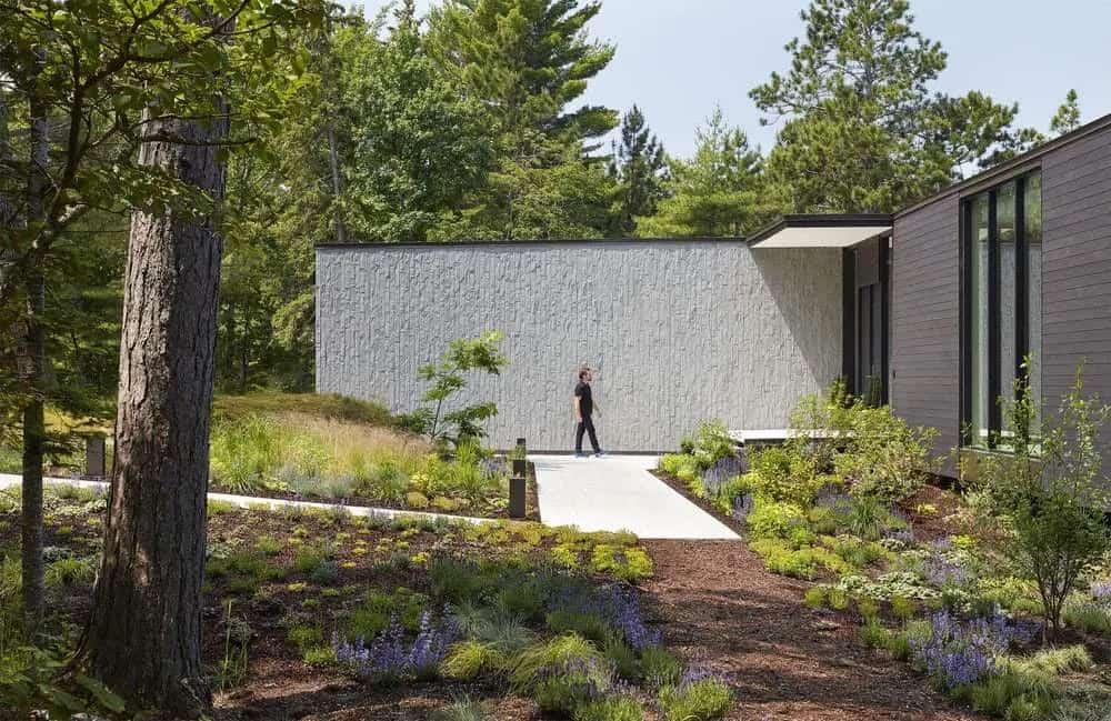 modern-weekend-retreat-exterior