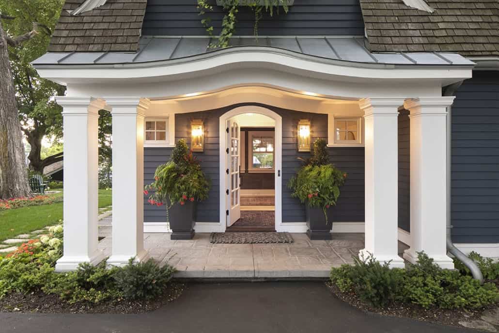 lake-cottage-entry-minnesota