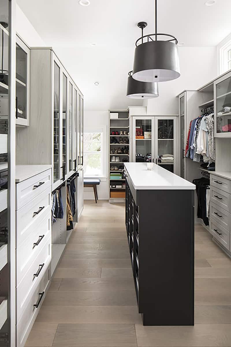 sophisticated-modern-closet
