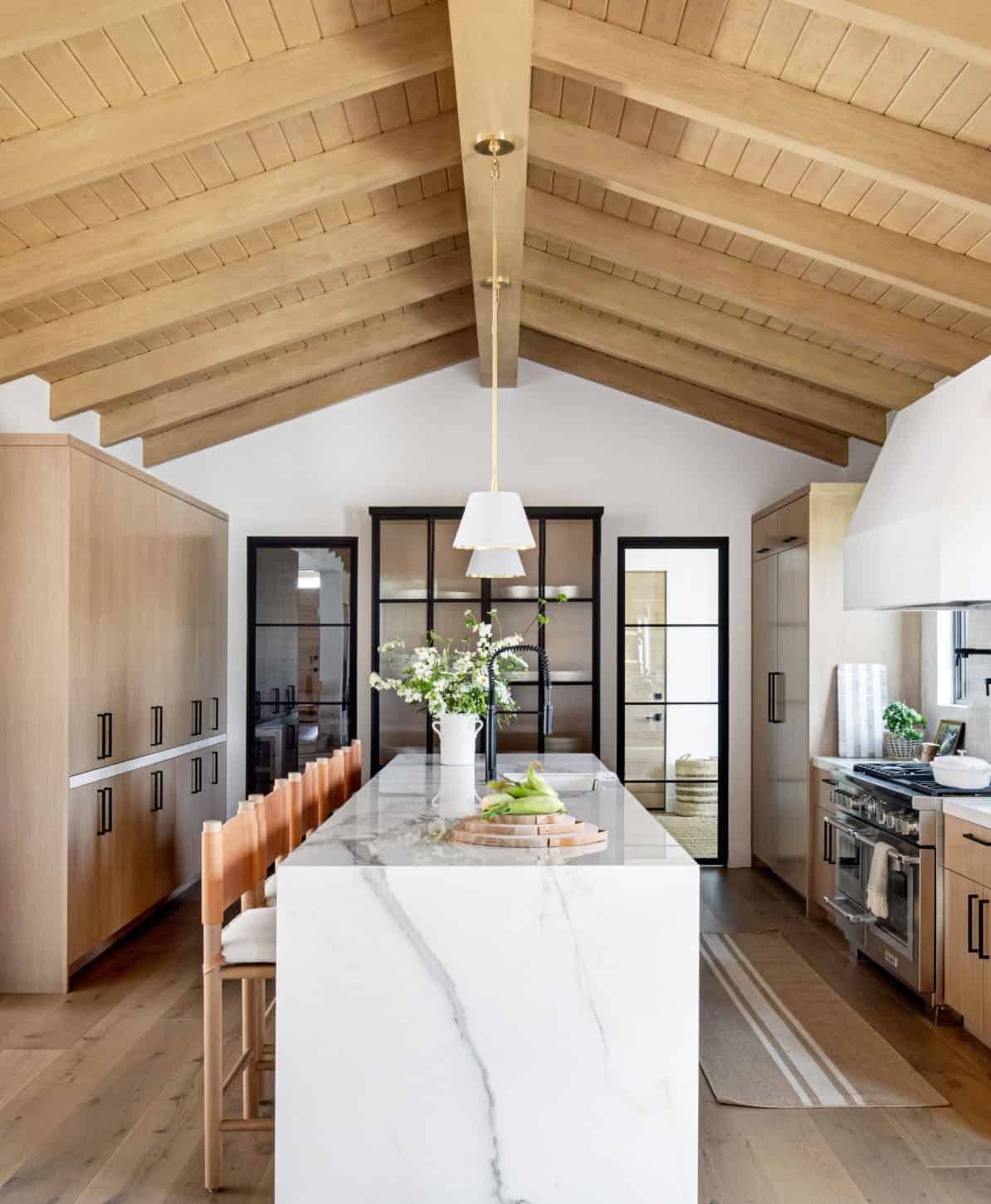 coastal-nordic-style-kitchen