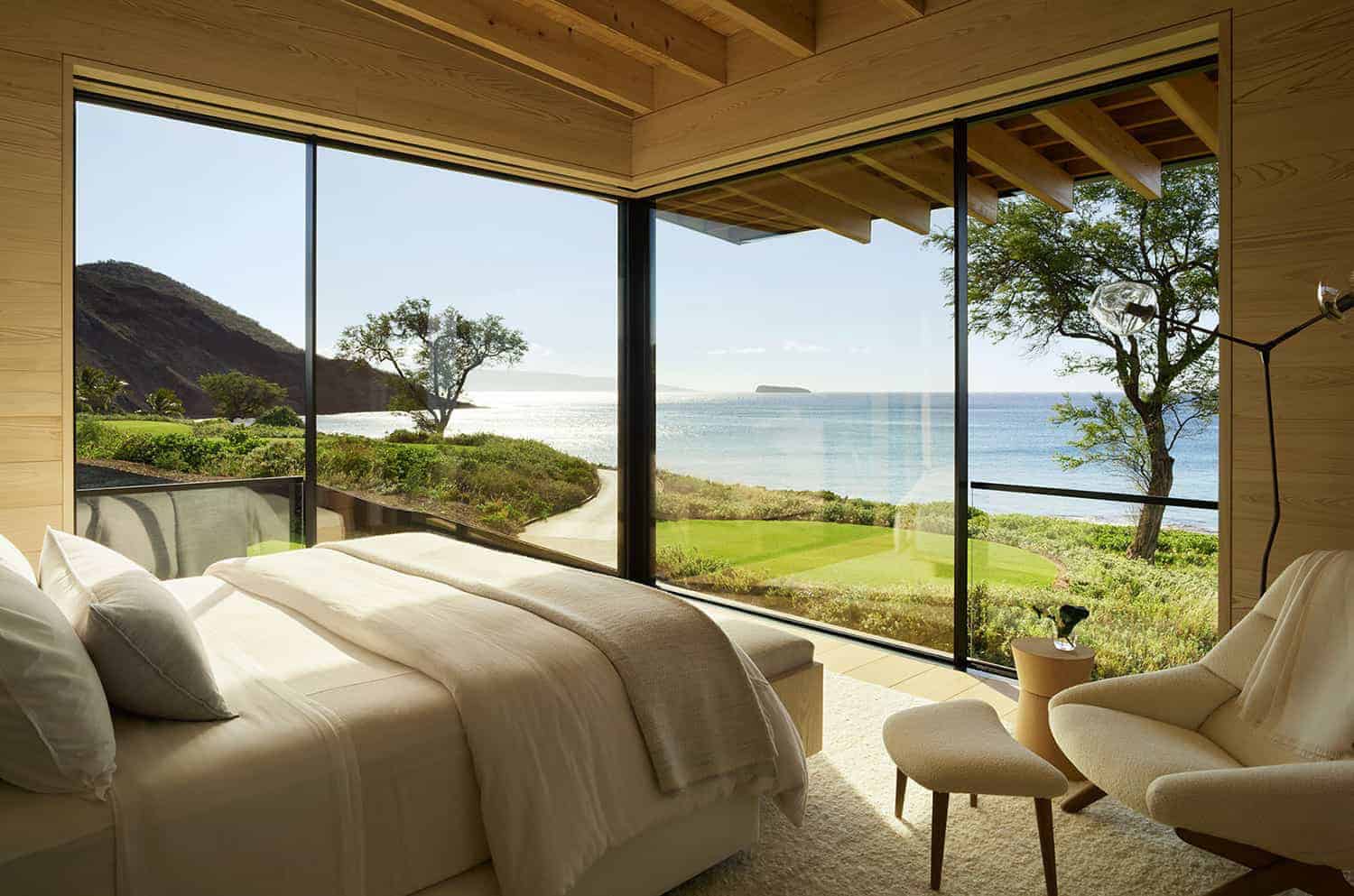 contemporary-beach-house-bedroom