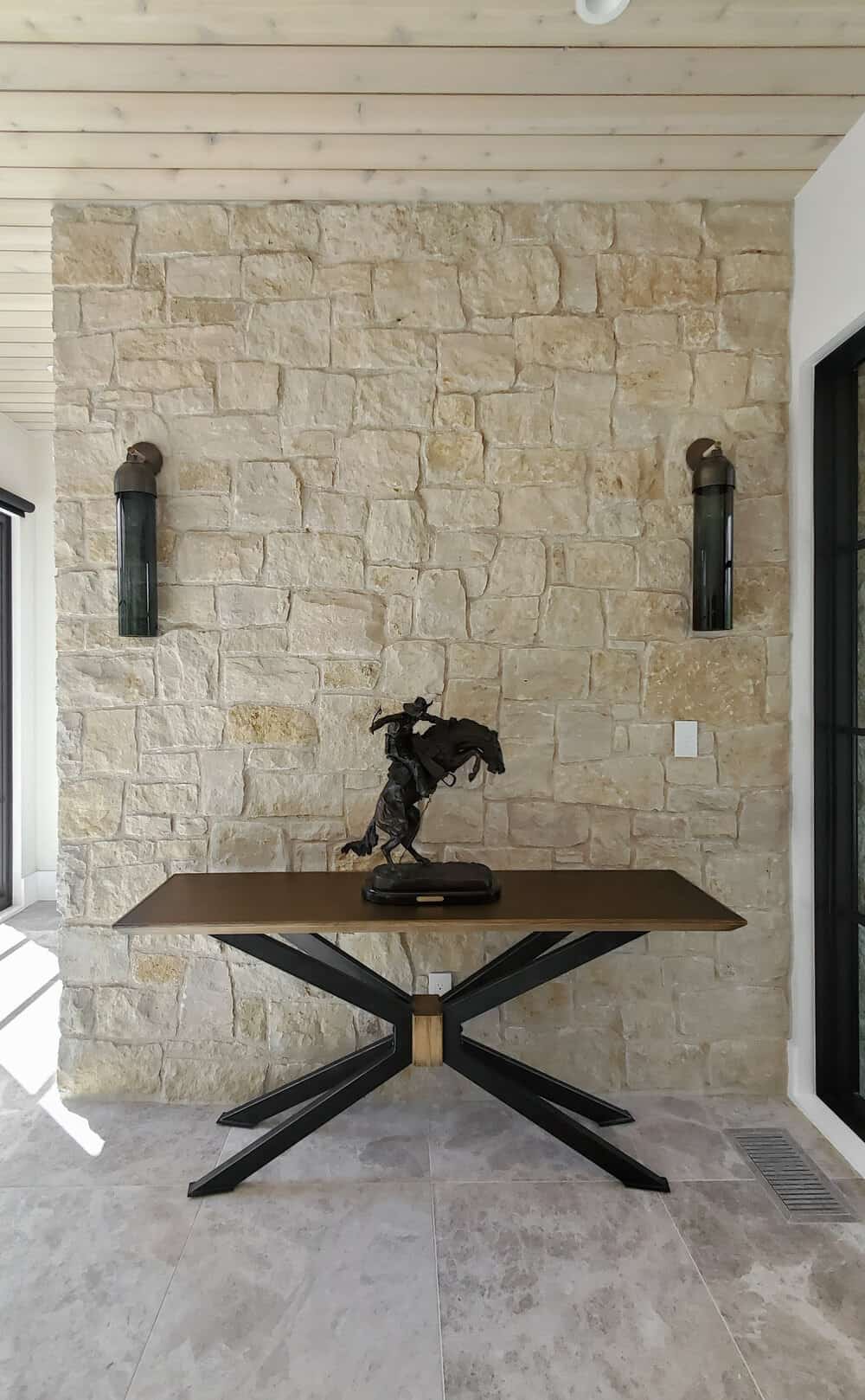 contemporary-home-entry