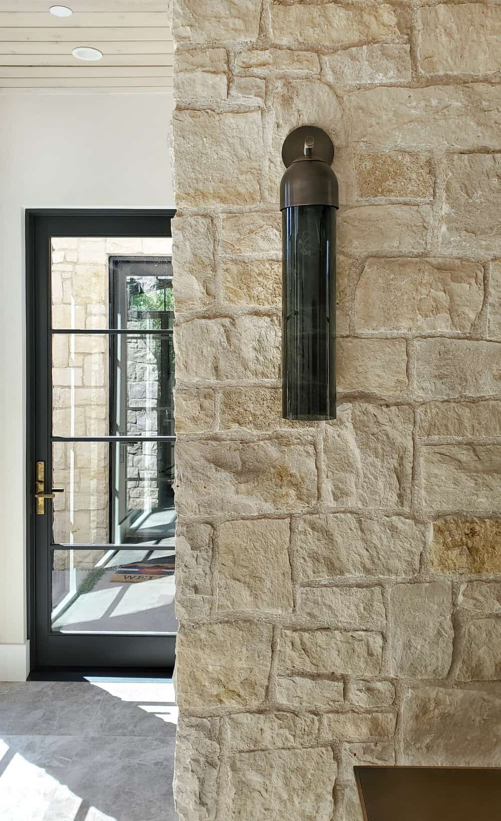 contemporary-home-entry