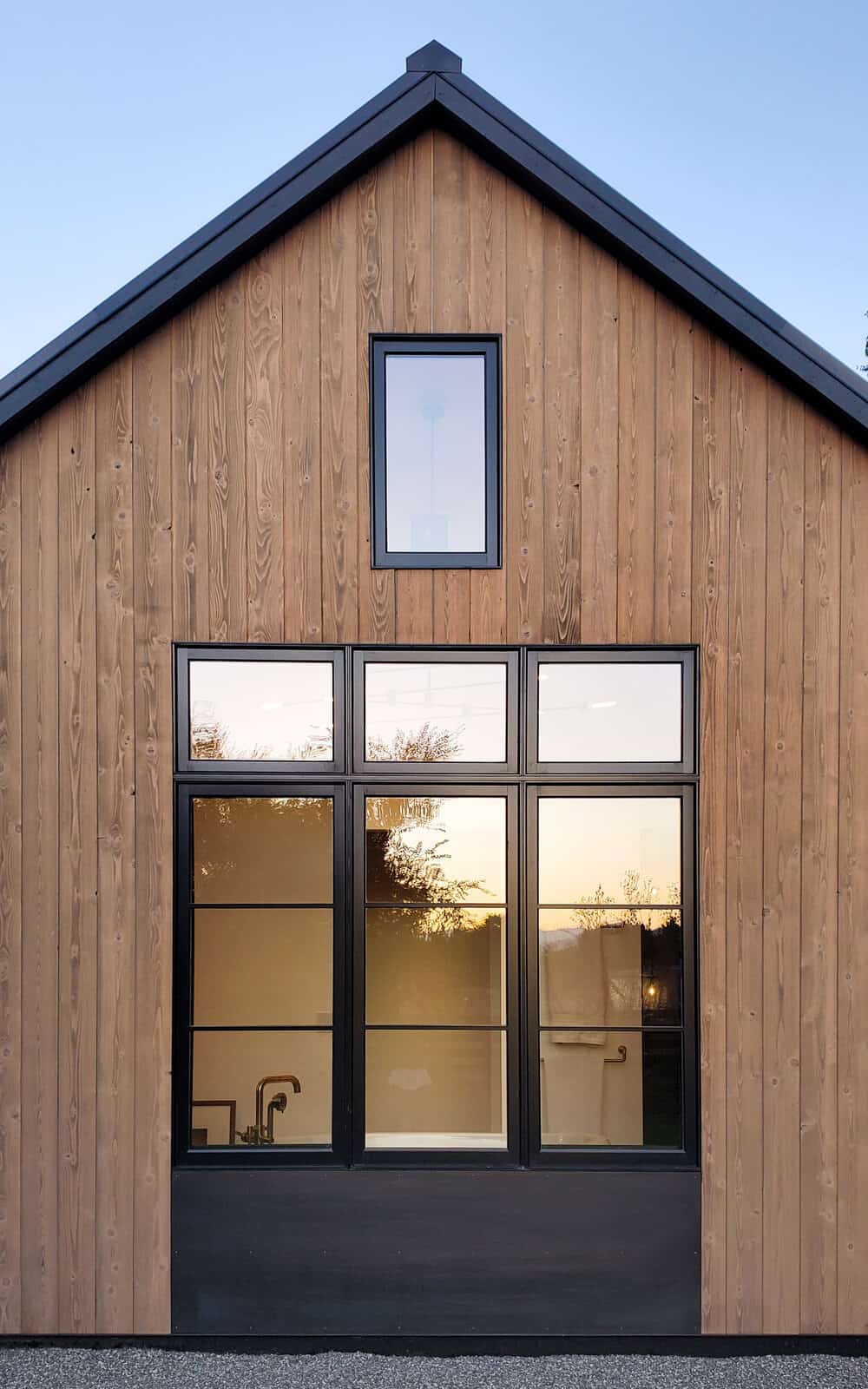 contemporary-home-exterior-dusk