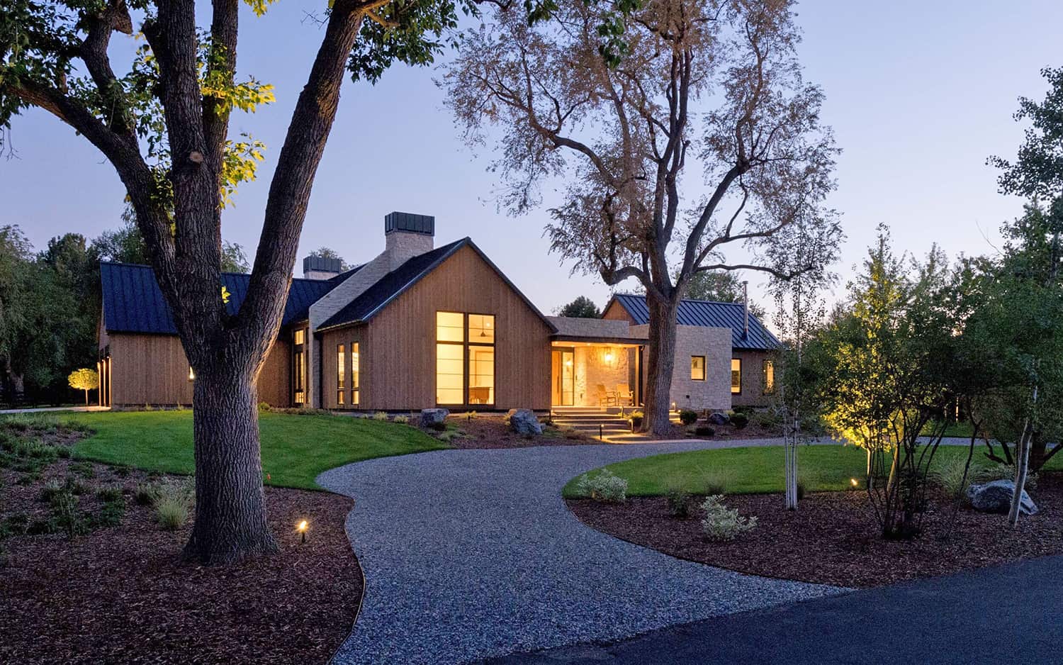 contemporary-home-exterior-dusk