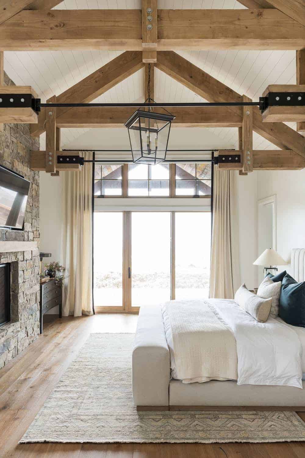 cozy-mountain-style-bedroom