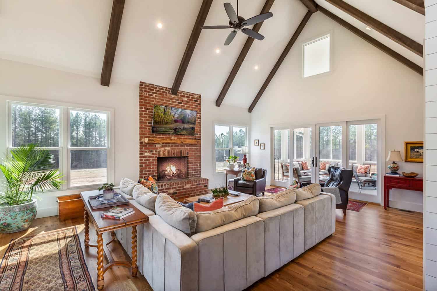 modern-farmhouse-living-room