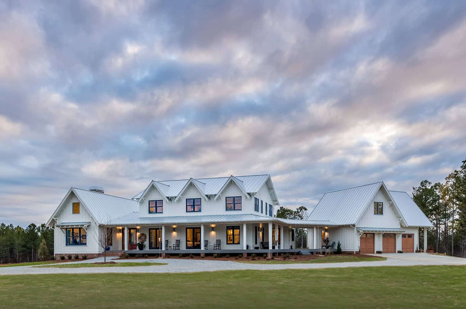 modern-farmhouse-home-exterior-south-carolina