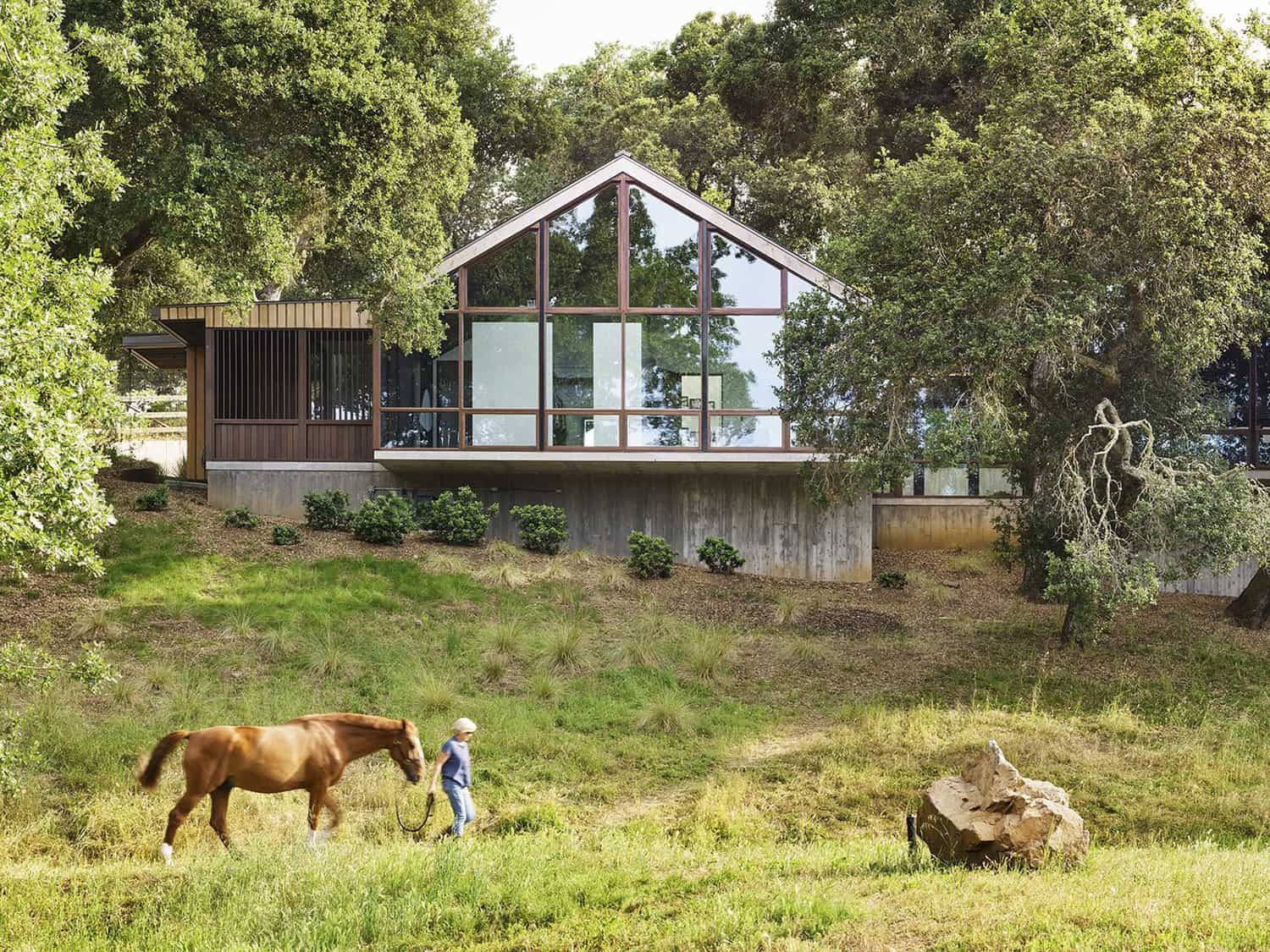 modern-rustic-ranch-house-exterior
