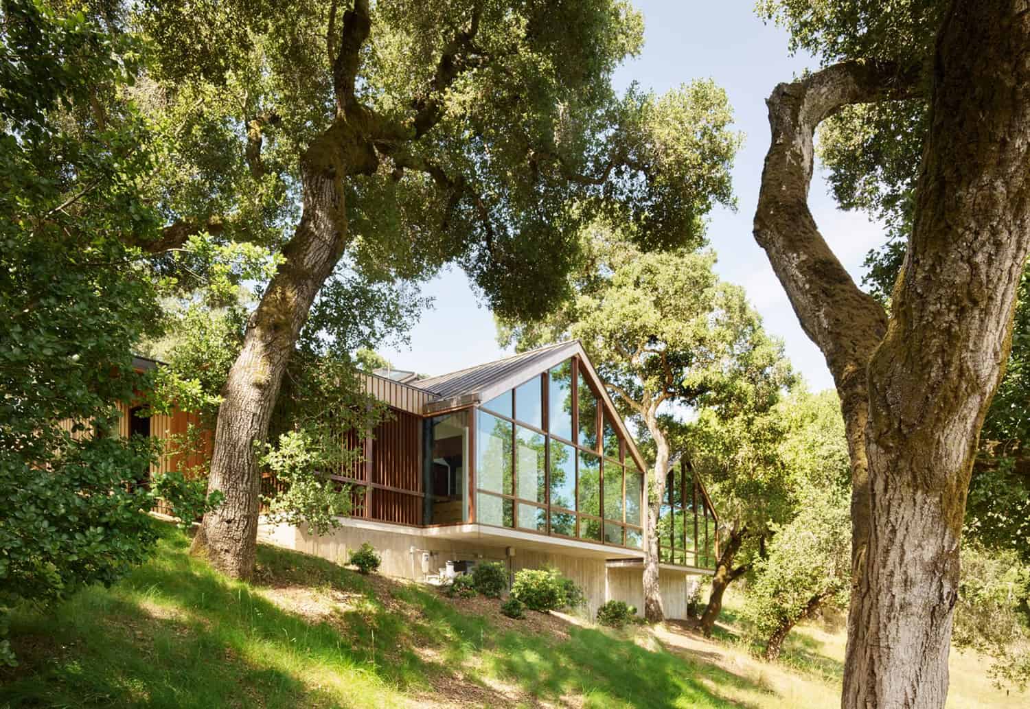 modern-rustic-ranch-house-exterior