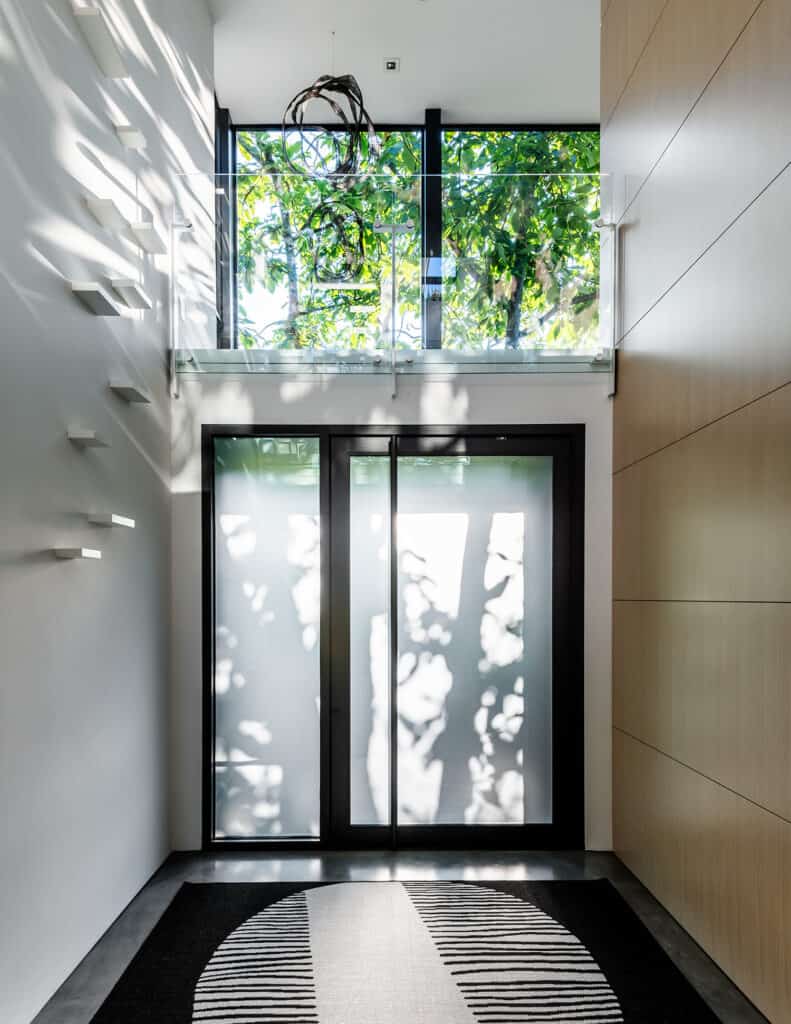 Step inside this luminous modern home with treehouse vibes in Seattle