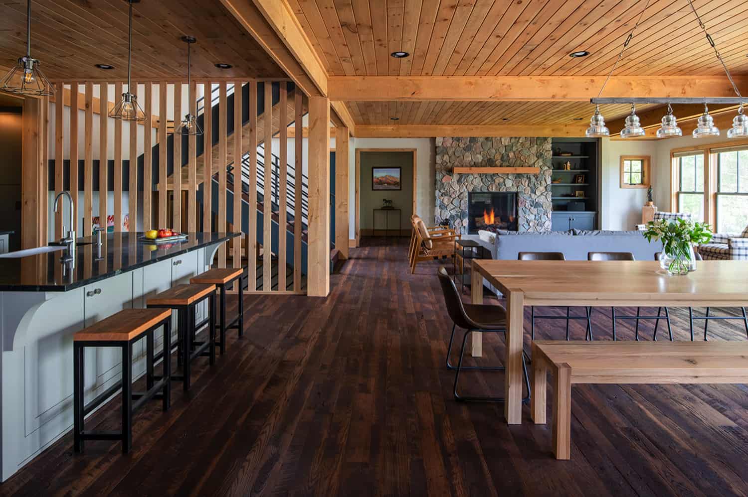 rustic-dining-room