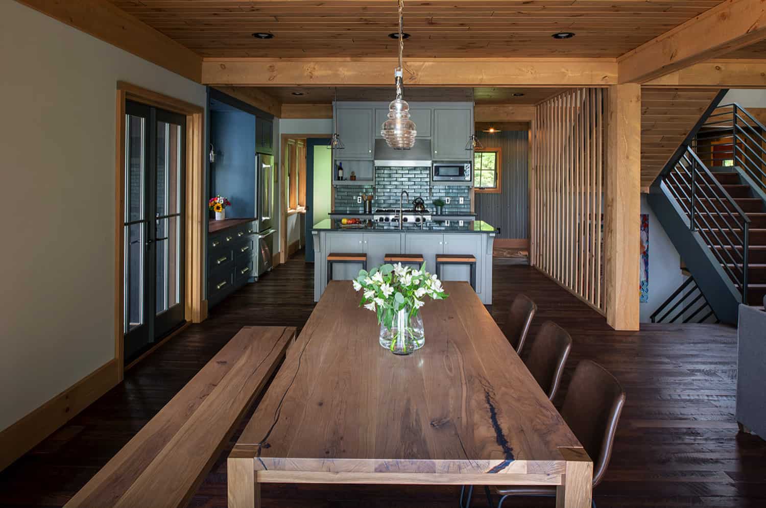 rustic-dining-room