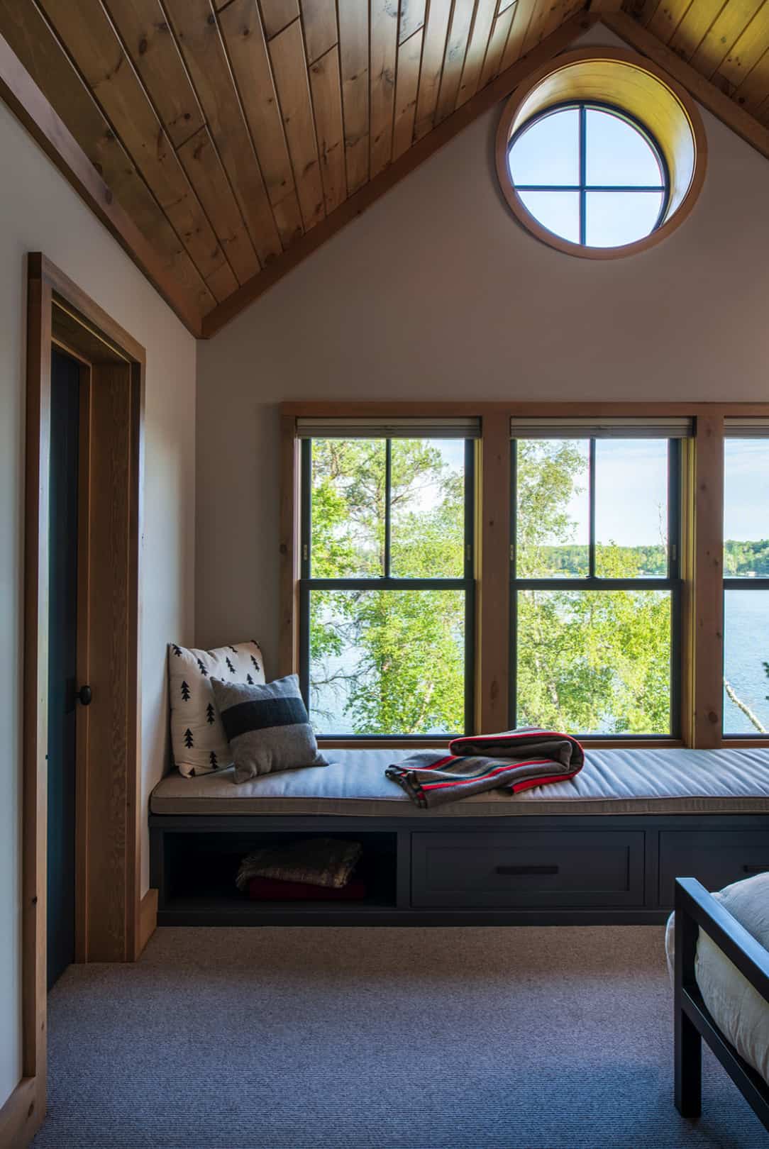 rustic-bedroom