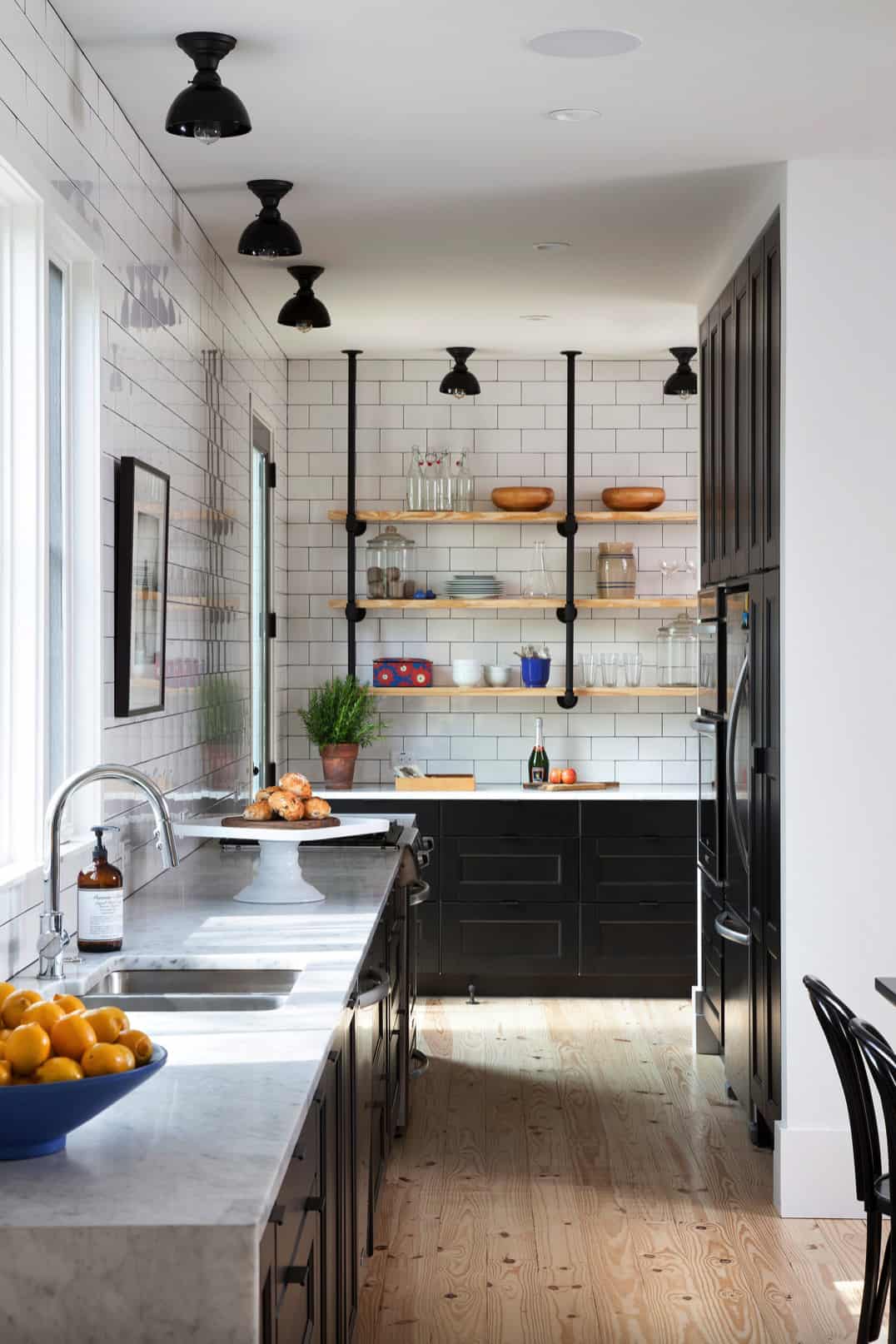 farmhouse-style-kitchen
