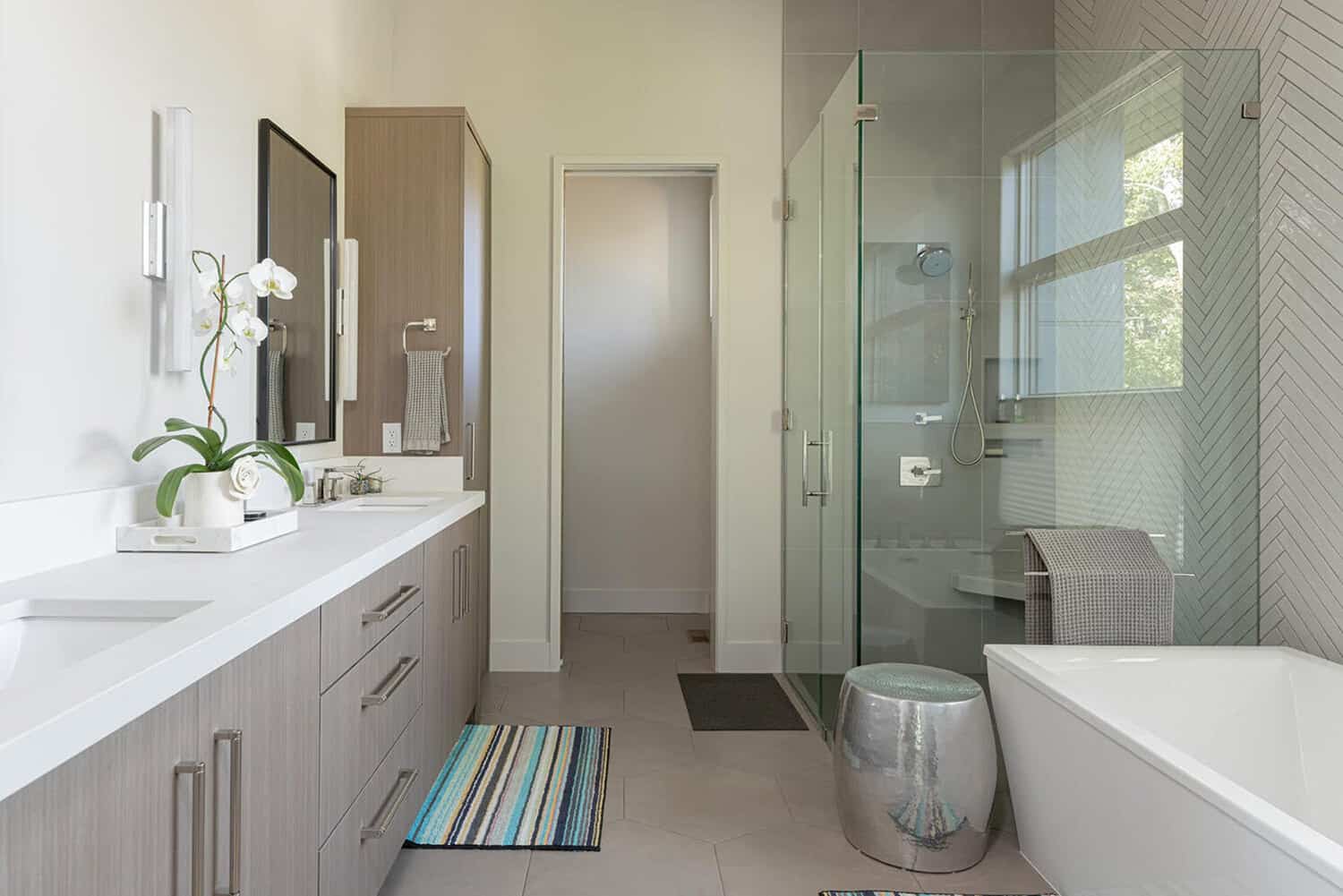 contemporary-bathroom