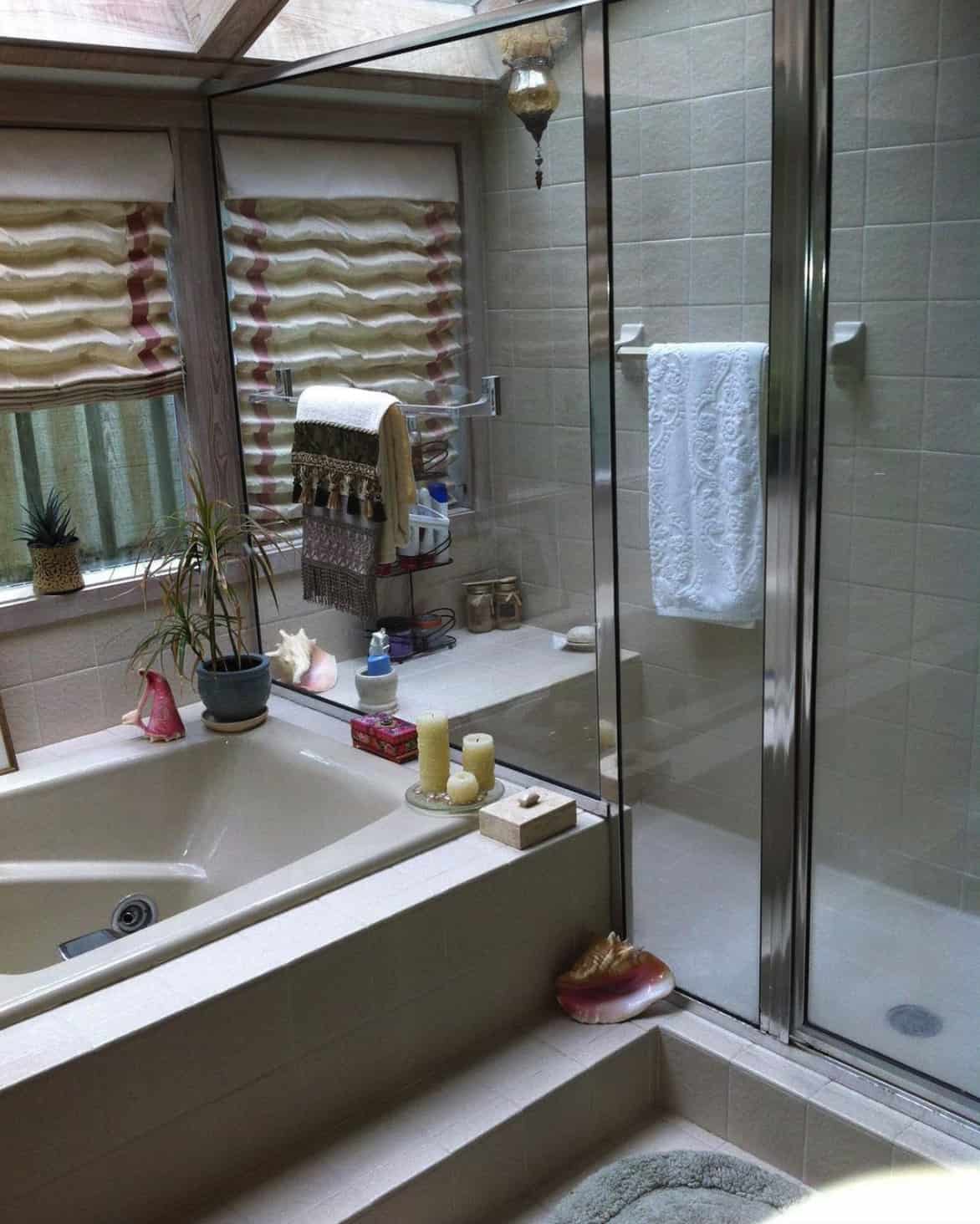 cottage-style-bathroom-before-the-remodel