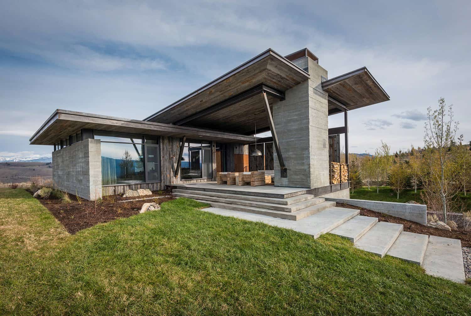 modern-mountain-home-exterior