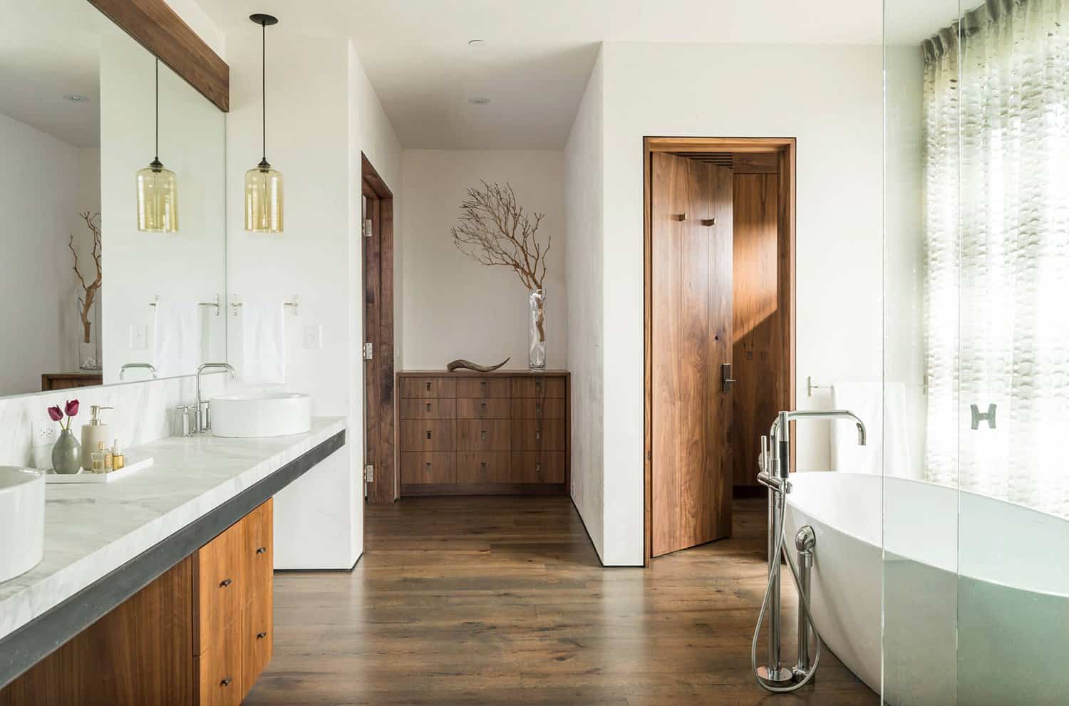 modern-mountain-bathroom