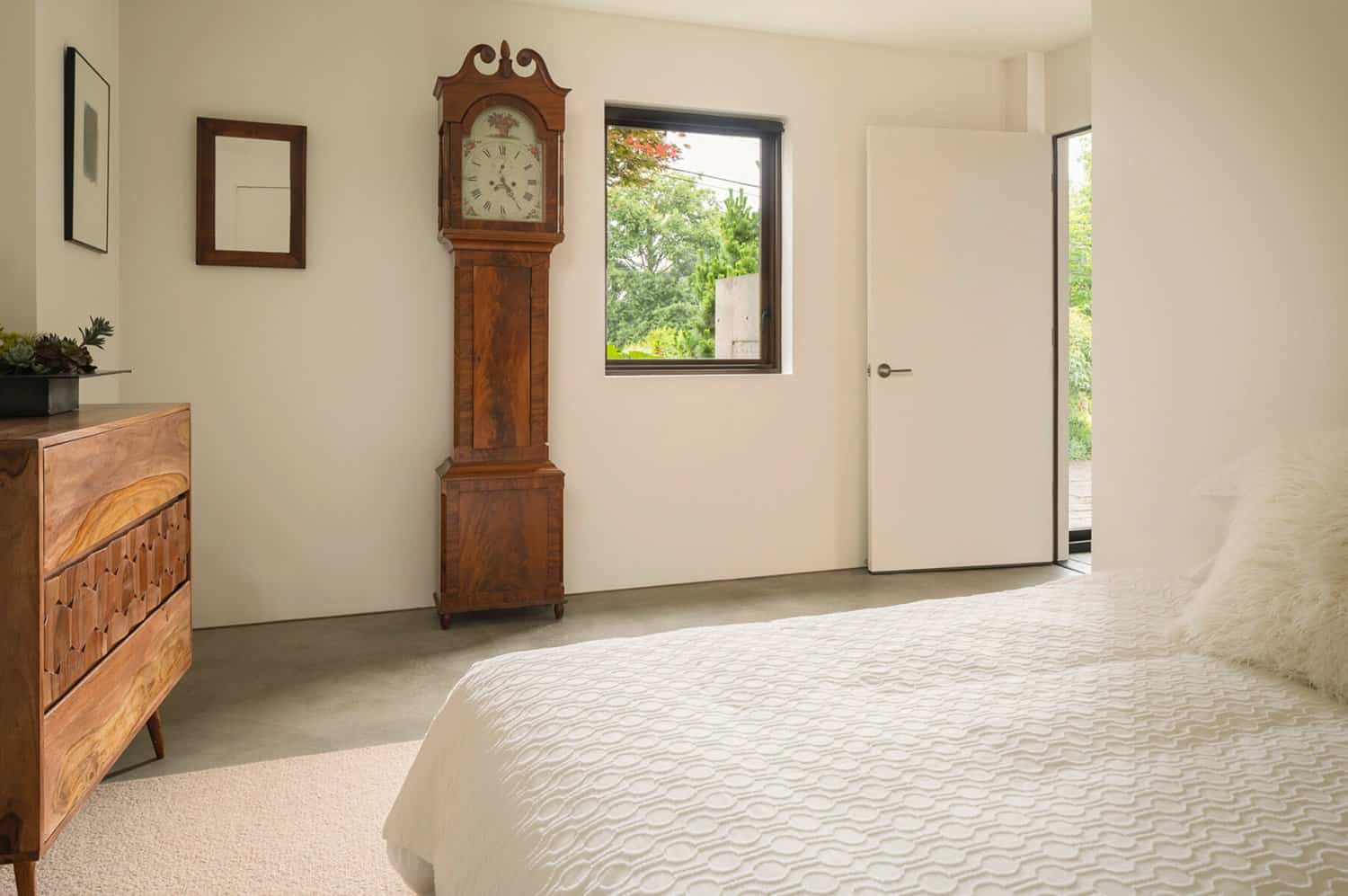 contemporary-bedroom