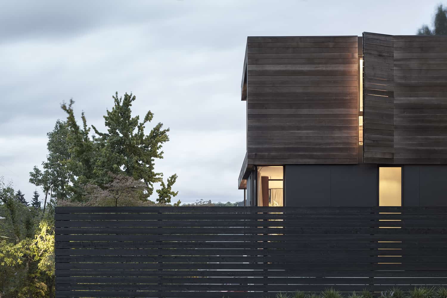contemporary-home-exterior-dusk