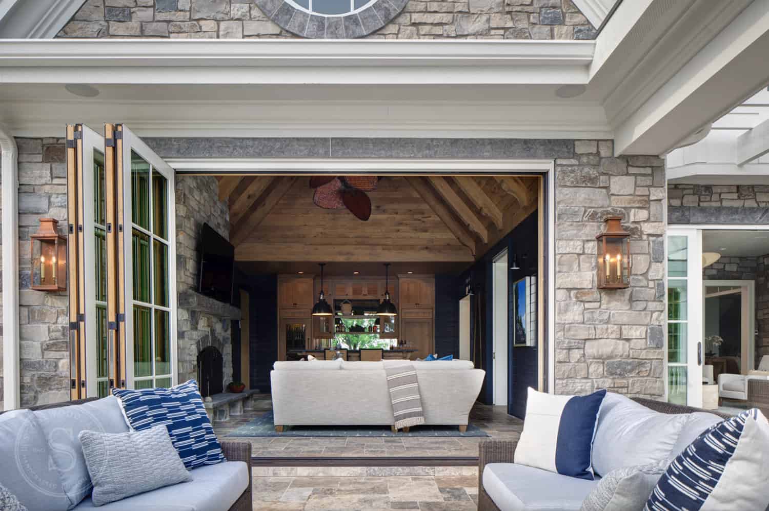 traditional-style-porch
